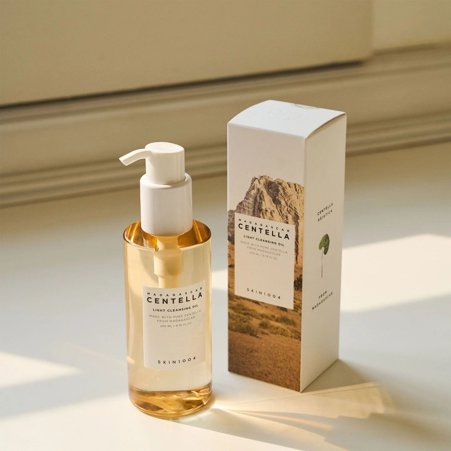 SKIN1004 Madagascar Centella Light Cleansing Oil 200 ML - صورة 2
